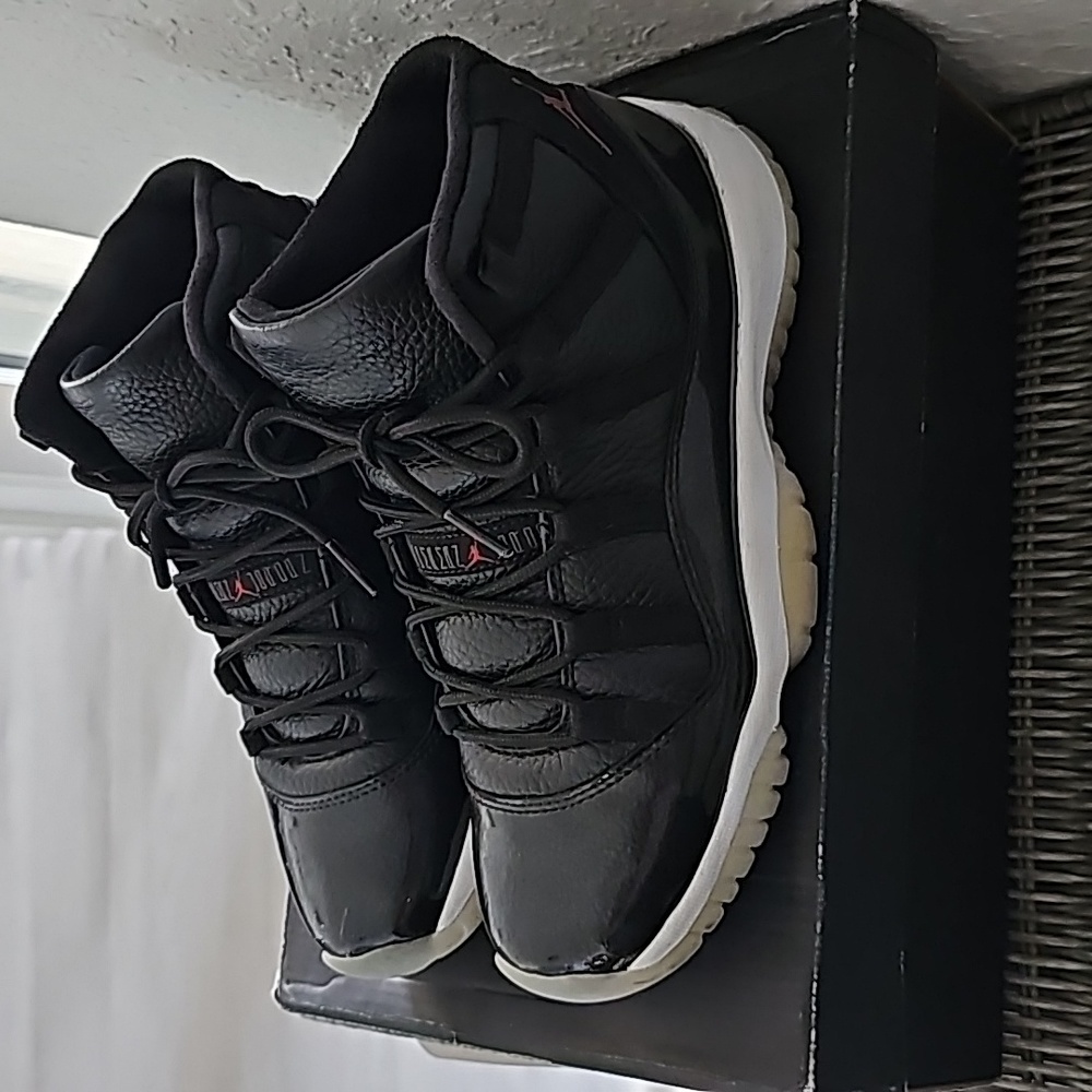 Jordan 11s